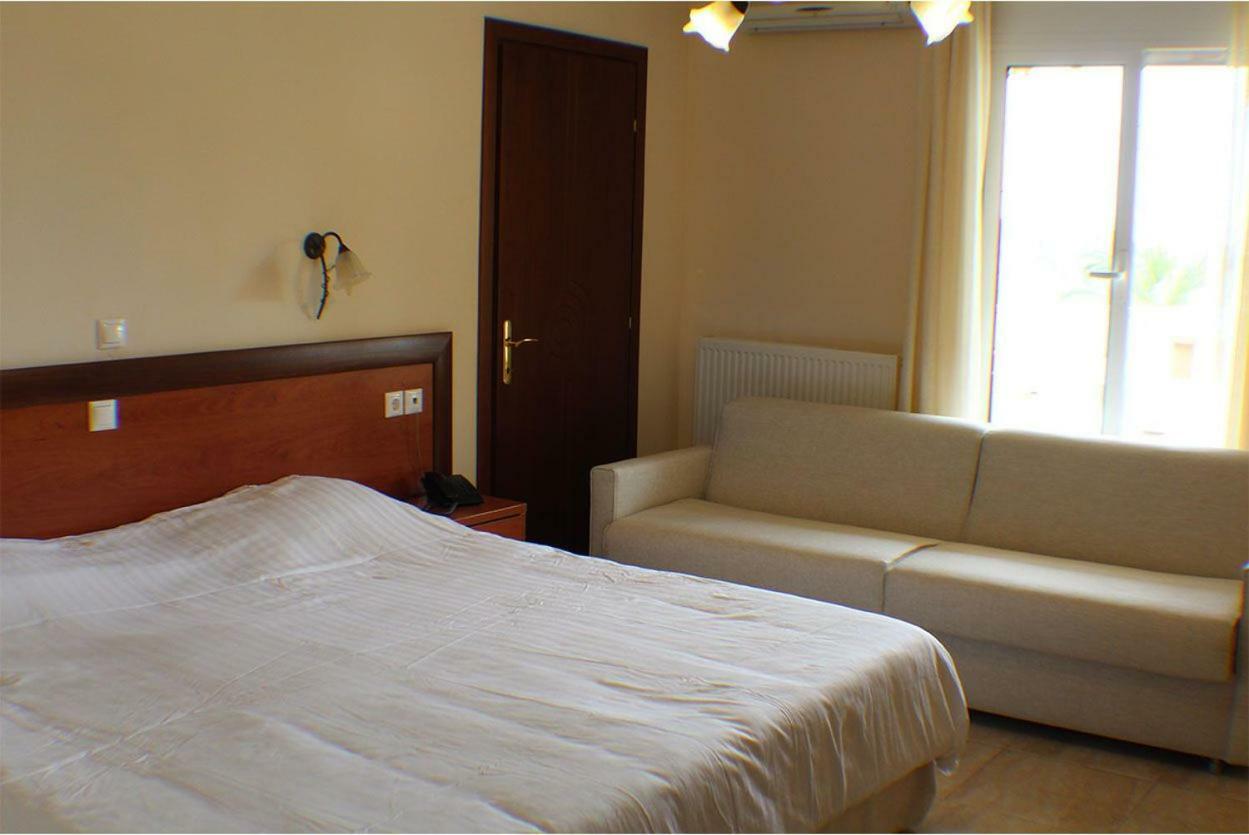 Kelyfos Hotel Neos Marmaras Exteriör bild